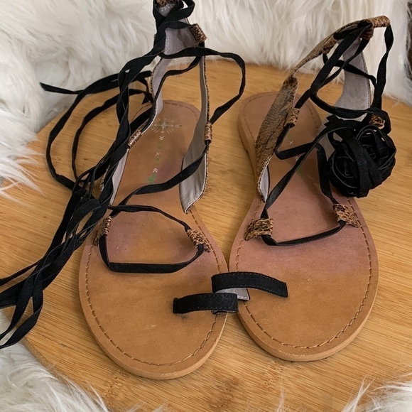 Free People x Faryl Robin Snake Maddox Gladiator Vegan Leather Lace Up Sandals - Picture 3 of 9
